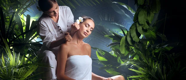Massage in Bangkok: Five Formats, Evidence and Safety