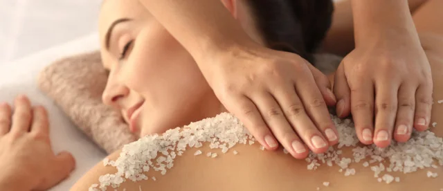 Body Scrub vs Body Wrap: A Bangkok Skin-Goal Decision Matrix