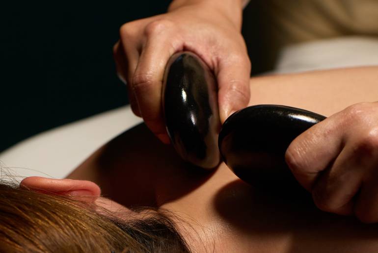 The Benefits of Hot Stone Massage