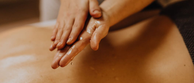 Oil massage - Loft Thai Spa