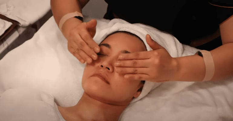 Signature Facial Massage with Collagen Gel: The Heart of the Ritual