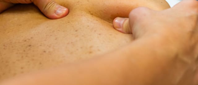 The key differences in technique and approach between Thai massage and Swedish massage - Loft Thai Spa