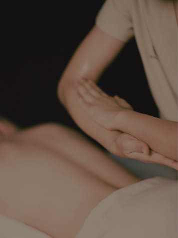 Mandarin Oil Massage